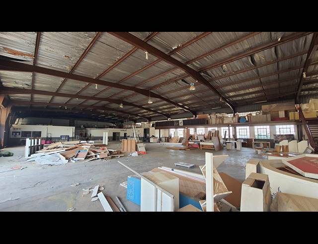 2,266M² WAREHOUSE SOLD IN EASTLEIGH